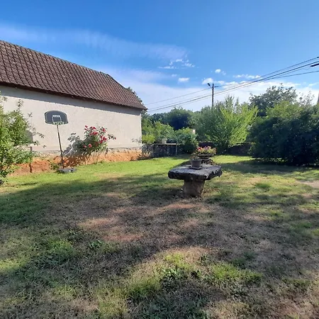 Holiday home Maison Quercynoise Figeac Lunan